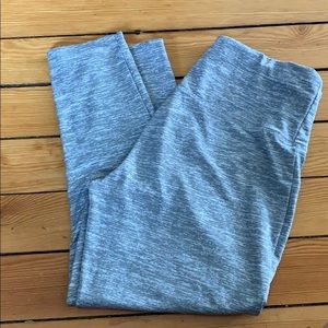 Grey women’s Capri leggings